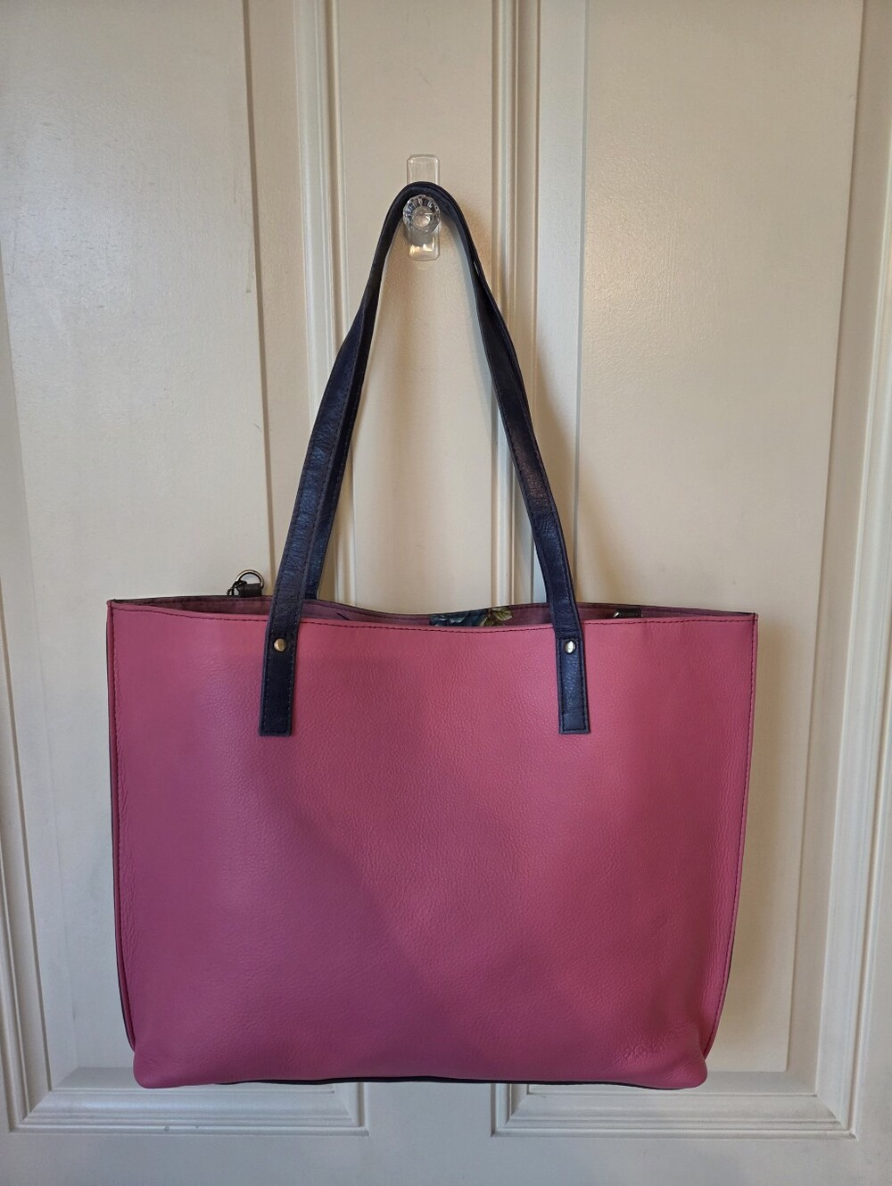 SORUKA   "NWT" Navy, Charcoal Gray, Pink Leather Tote Bag🩷🩶💙